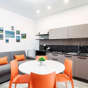 Apartment Lianora By Quokka 360 - Comfortable And Modern Flat In The Centre Of, Como